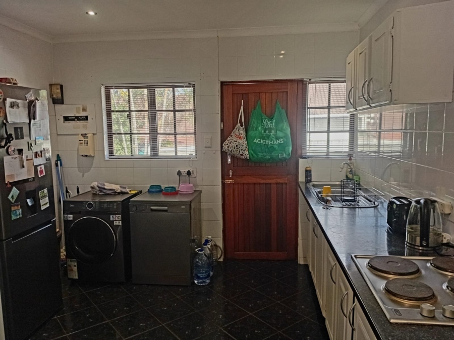 To Let 3 Bedroom Property for Rent in Beacon Bay North Eastern Cape